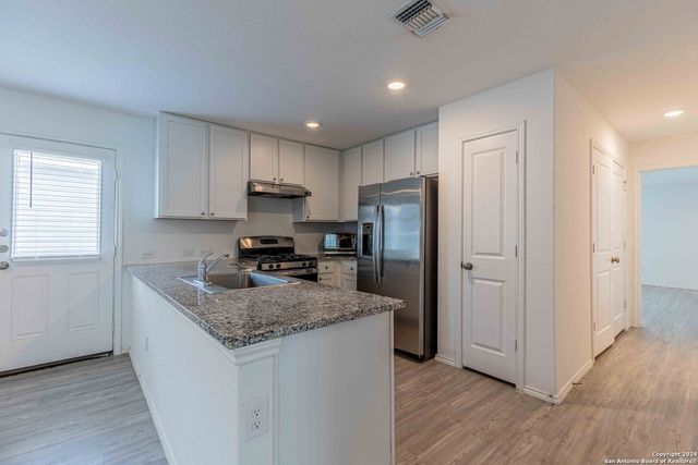 6562 Runaway Row, Converse, TX 78109