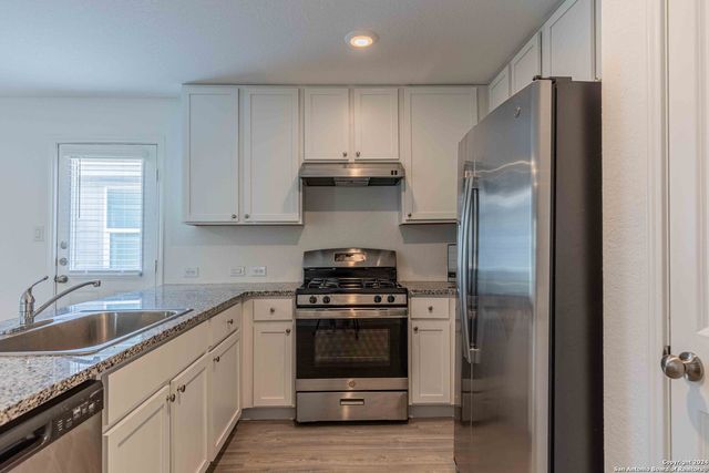 6562 Runaway Row, Converse, TX 78109