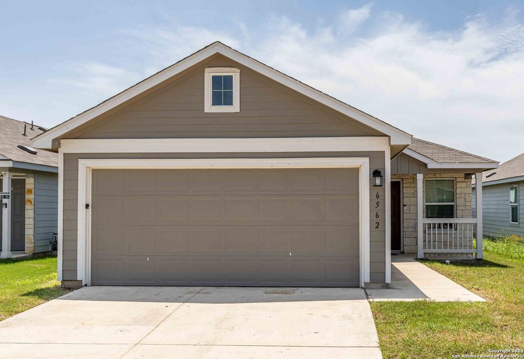 6562 Runaway Row, Converse, TX 78109