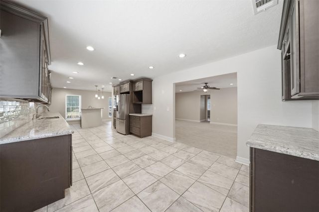 12854 Highland Hills Drive, Cypress, TX 77429