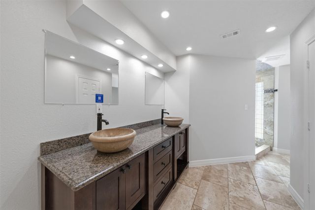12854 Highland Hills Drive, Cypress, TX 77429