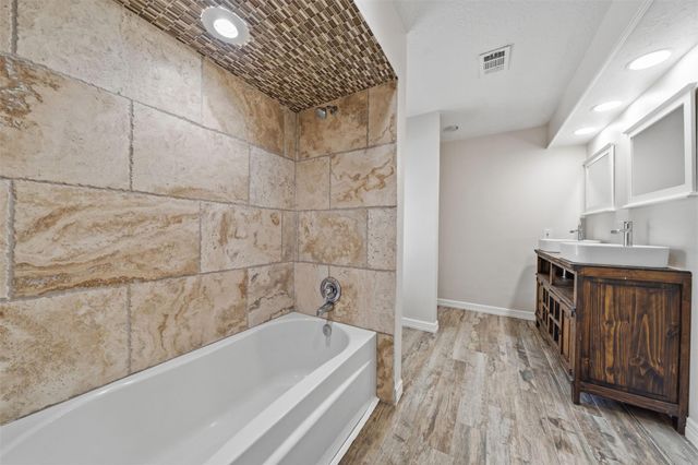 12854 Highland Hills Drive, Cypress, TX 77429