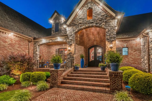 919 Philadelphia Rd, Lebanon, TN 37087