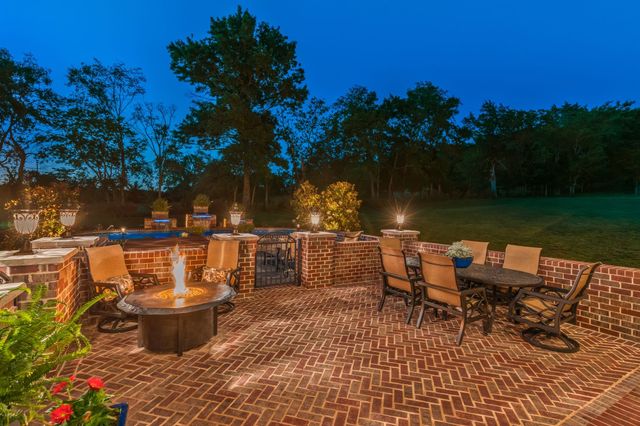 919 Philadelphia Rd, Lebanon, TN 37087