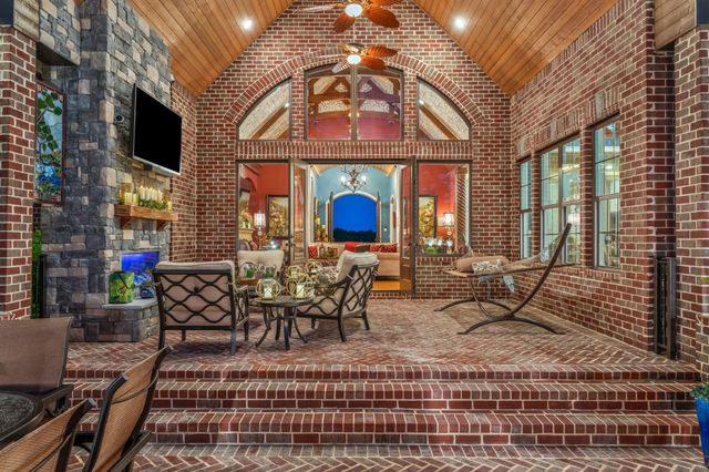 919 Philadelphia Rd, Lebanon, TN 37087