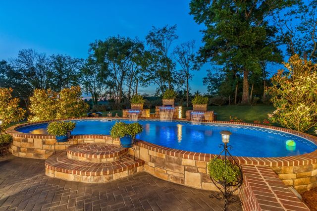 919 Philadelphia Rd, Lebanon, TN 37087