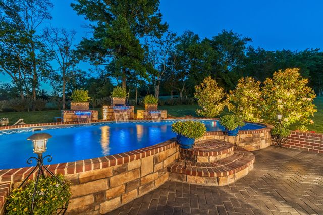 919 Philadelphia Rd, Lebanon, TN 37087