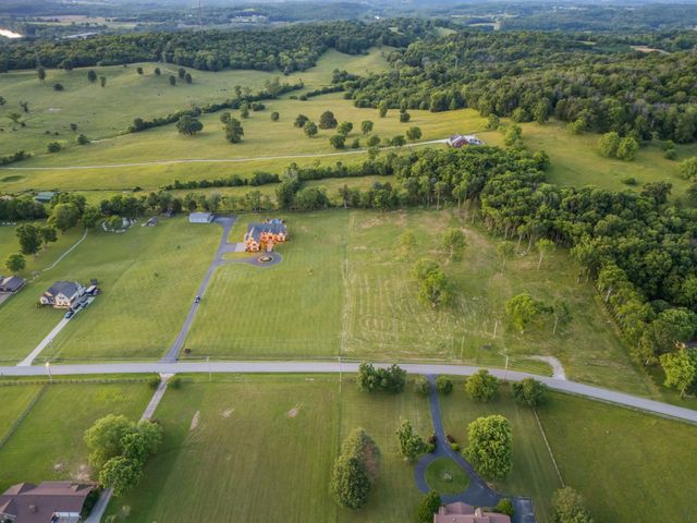 919 Philadelphia Rd, Lebanon, TN 37087