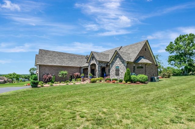 919 Philadelphia Rd, Lebanon, TN 37087