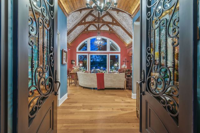 919 Philadelphia Rd, Lebanon, TN 37087