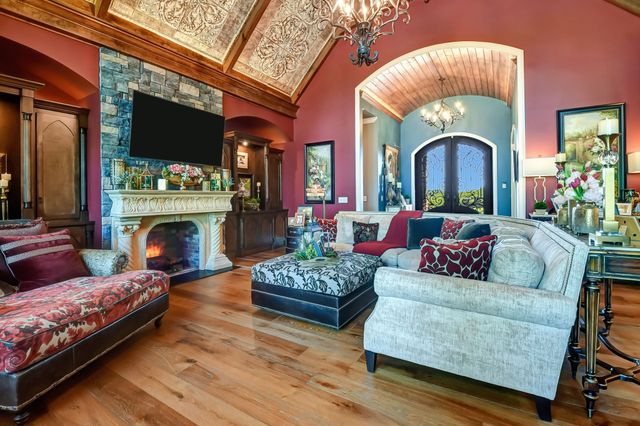 919 Philadelphia Rd, Lebanon, TN 37087