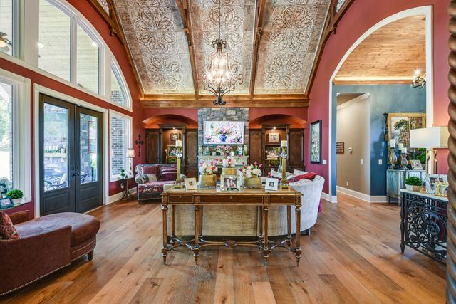 919 Philadelphia Rd, Lebanon, TN 37087