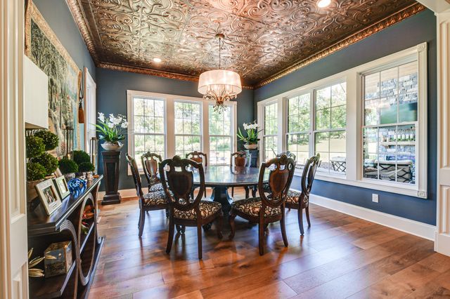 919 Philadelphia Rd, Lebanon, TN 37087