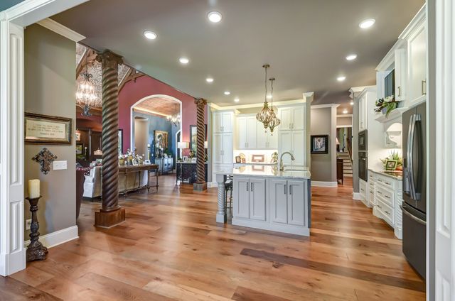 919 Philadelphia Rd, Lebanon, TN 37087