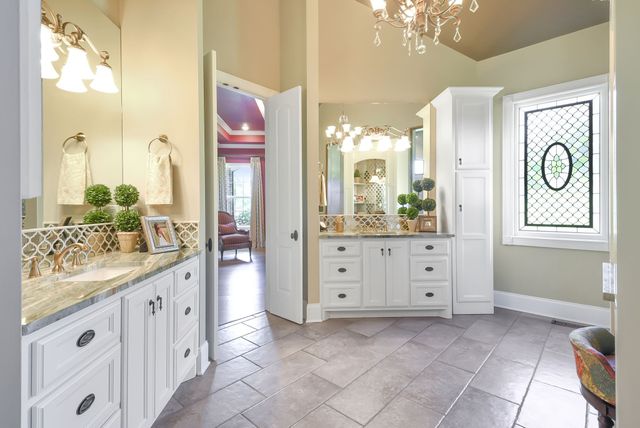 919 Philadelphia Rd, Lebanon, TN 37087