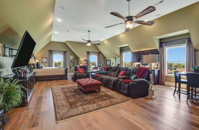 919 Philadelphia Rd, Lebanon, TN 37087