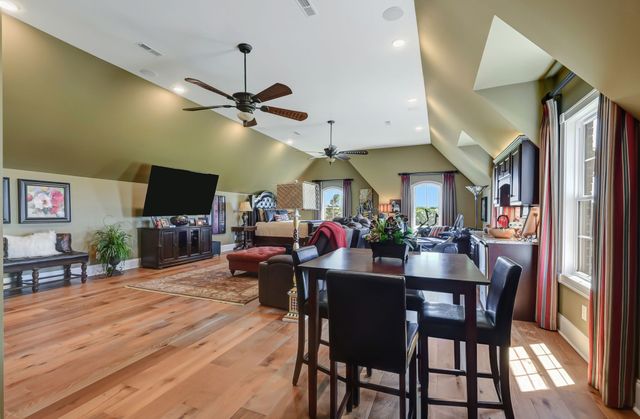 919 Philadelphia Rd, Lebanon, TN 37087