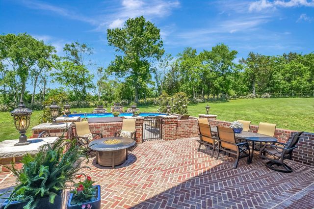 919 Philadelphia Rd, Lebanon, TN 37087