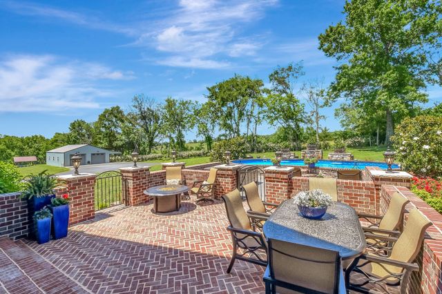 919 Philadelphia Rd, Lebanon, TN 37087