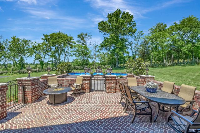 919 Philadelphia Rd, Lebanon, TN 37087