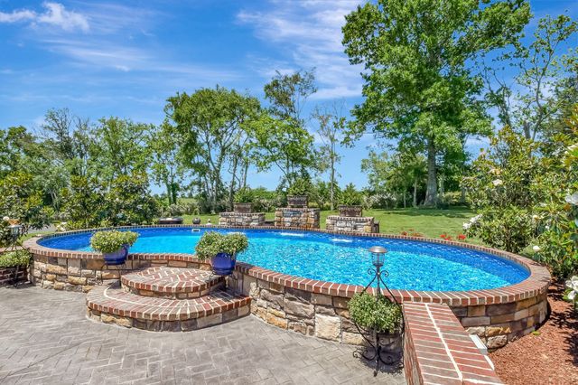 919 Philadelphia Rd, Lebanon, TN 37087