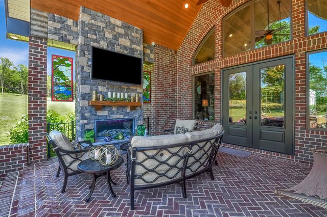 919 Philadelphia Rd, Lebanon, TN 37087