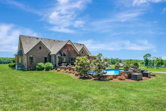 919 Philadelphia Rd, Lebanon, TN 37087