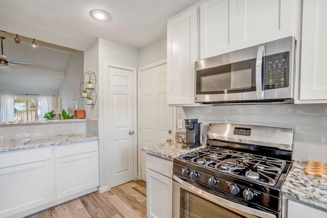 104 W White Willow Circle Circle, The Woodlands, TX 77381