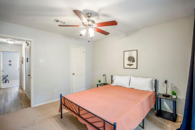 104 W White Willow Circle Circle, The Woodlands, TX 77381