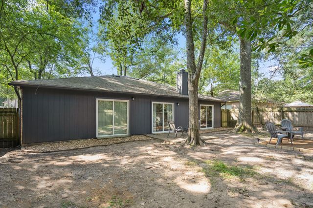 104 W White Willow Circle Circle, The Woodlands, TX 77381