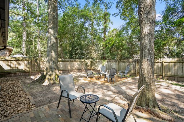 104 W White Willow Circle Circle, The Woodlands, TX 77381