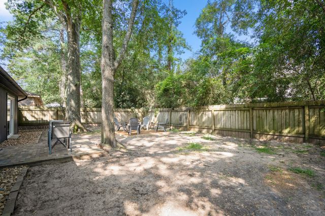 104 W White Willow Circle Circle, The Woodlands, TX 77381