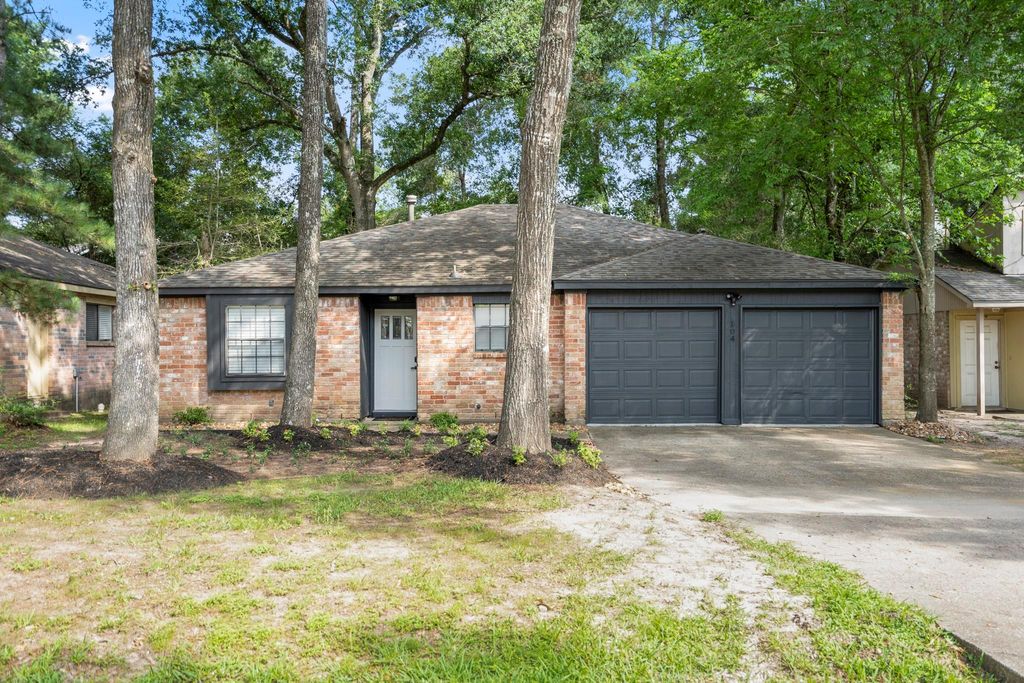 104 W White Willow Circle Circle, The Woodlands, TX 77381