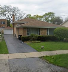 8818 Mango Avenue, Morton Grove, IL 60053