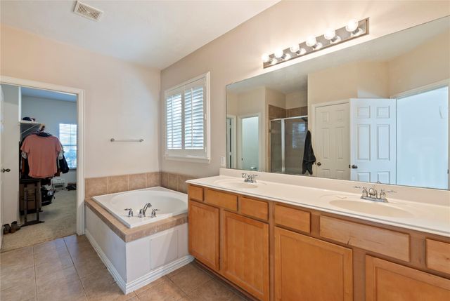 14807 Summer Knoll Lane, Houston, TX 77044