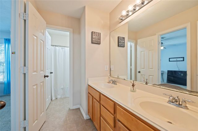 14807 Summer Knoll Lane, Houston, TX 77044