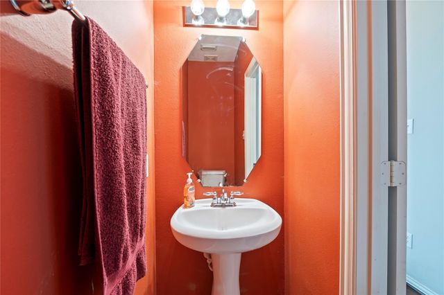 14807 Summer Knoll Lane, Houston, TX 77044