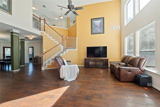 14807 Summer Knoll Lane, Houston, TX 77044