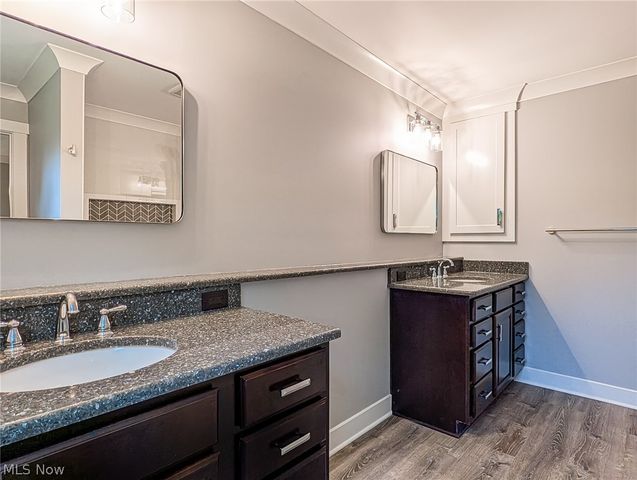 1101 Chaparrel Road SW, Hartville, OH 44632