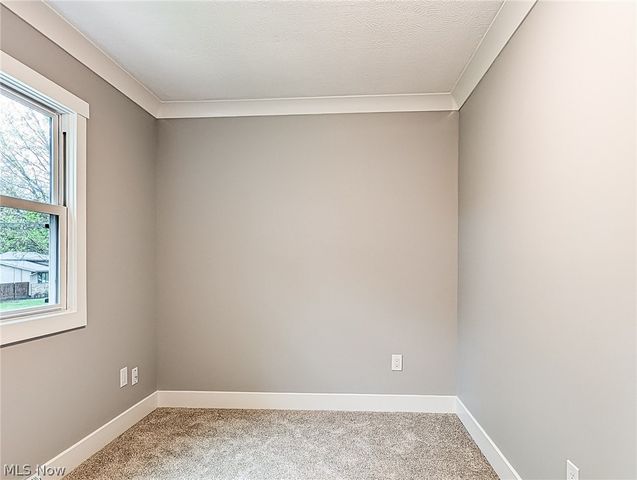 1101 Chaparrel Road SW, Hartville, OH 44632