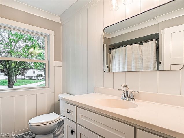 1101 Chaparrel Road SW, Hartville, OH 44632