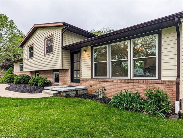 1101 Chaparrel Road SW, Hartville, OH 44632
