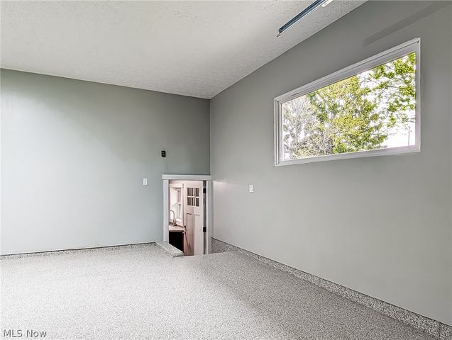 1101 Chaparrel Road SW, Hartville, OH 44632