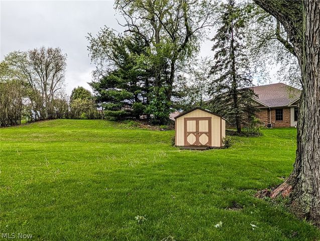1101 Chaparrel Road SW, Hartville, OH 44632