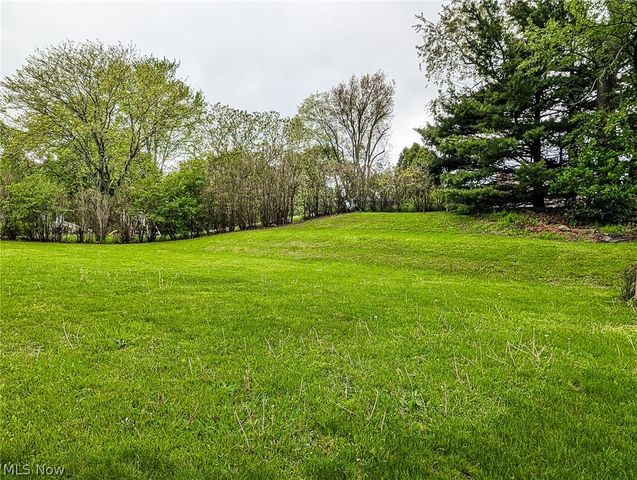 1101 Chaparrel Road SW, Hartville, OH 44632