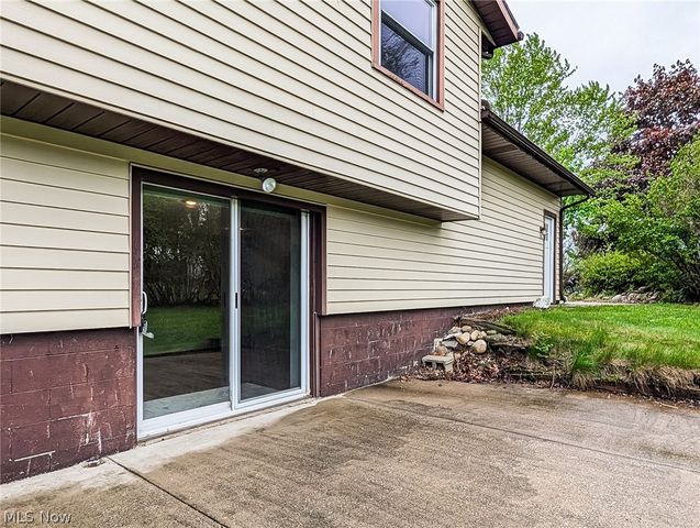 1101 Chaparrel Road SW, Hartville, OH 44632