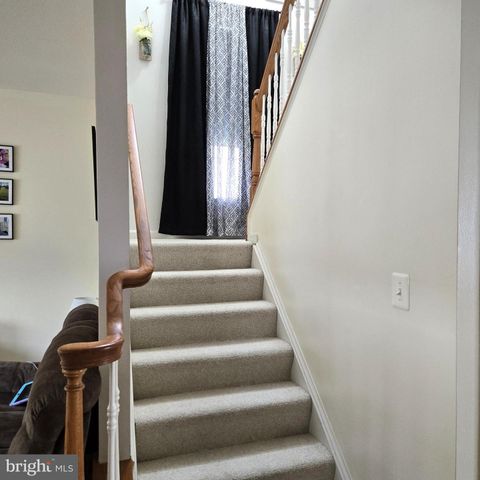 48 BATTLEFIELD DR, Charles Town, WV 25414