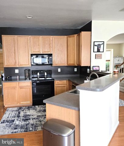 48 BATTLEFIELD DR, Charles Town, WV 25414