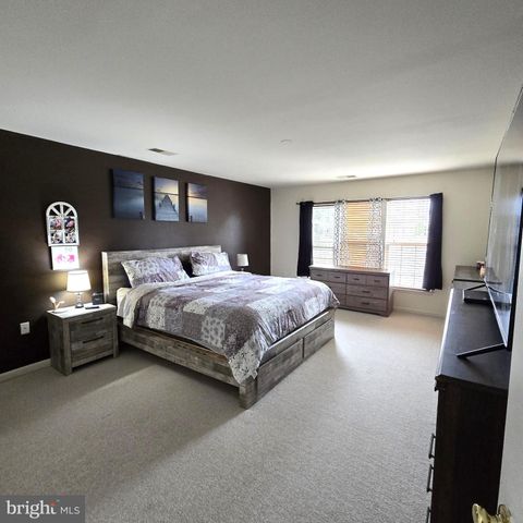 48 BATTLEFIELD DR, Charles Town, WV 25414