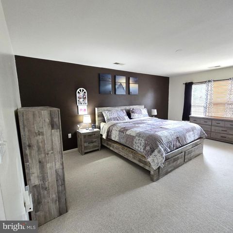 48 BATTLEFIELD DR, Charles Town, WV 25414